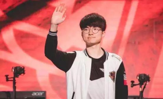 在激烈的足 在激烈的足