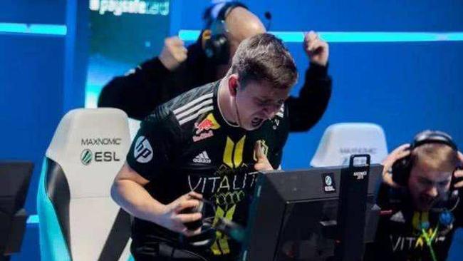 红牛禁区前 红牛禁区前